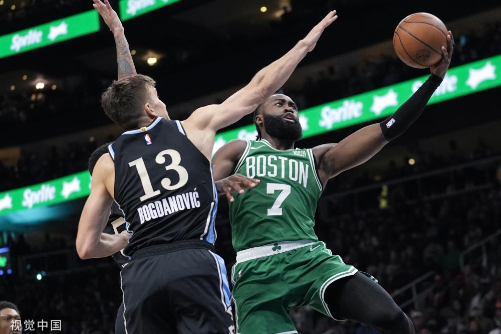 交媒体上发 交媒体上发