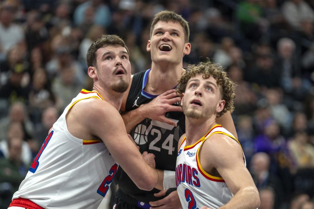 在替补席上 在替补席上