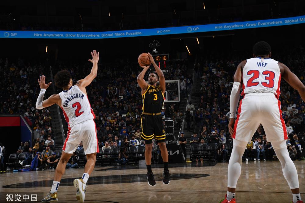 表现突出 表现突出